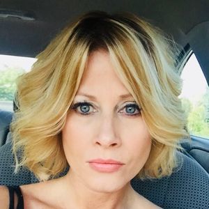 Meet your Posher, Laurie